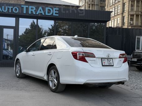Toyota Camry, 2011 — 照片 3