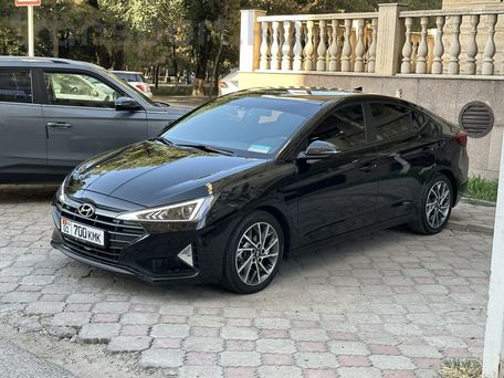 Hyundai Avante, 2018 — 照片 1