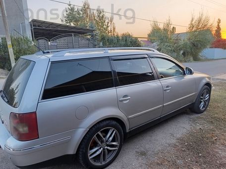Volkswagen Passat, 2004 — 照片 2