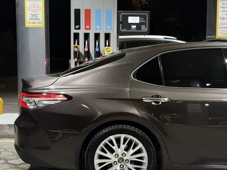 Toyota Camry, 2018 — 照片 6