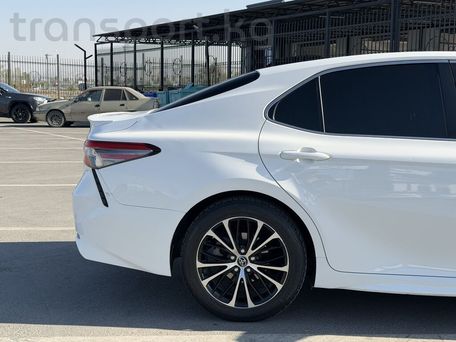 Toyota Camry, 2018 — 照片 4
