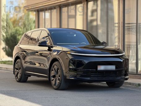 Li Auto (Lixiang) L6, 2024 — 照片 1
