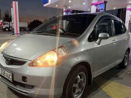 Honda Fit, 2003 — photo 1