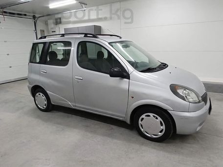 Toyota Yaris Verso, 2000 — 照片 2