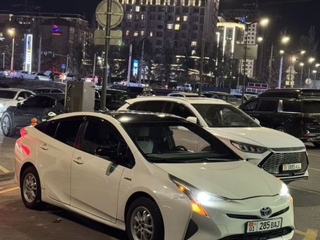 Toyota Prius, 2016 — 照片 1