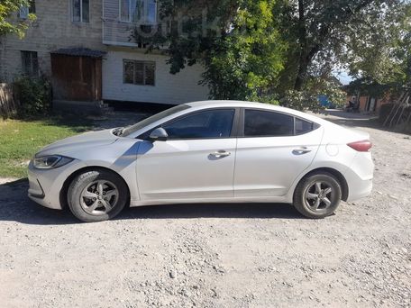 Hyundai Avante, 2017 — 照片 2
