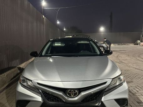 Toyota Camry, 2018 — 照片 1