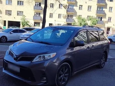 Toyota Sienna, 2019