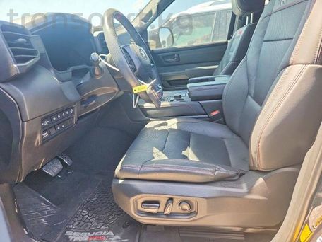 Toyota Sequoia, 2024 — photo 7