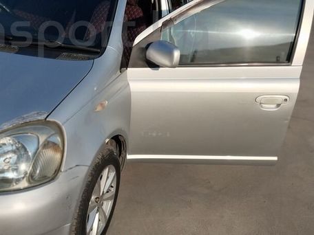 Toyota Vitz, 1999 — 照片 7
