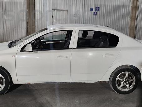 Opel Astra, 2011 — photo 2