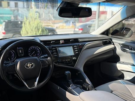 Toyota Camry, 2018 — фото 11