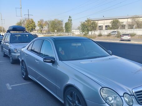 Mercedes-Benz E-Класс, 2003 — 照片 3