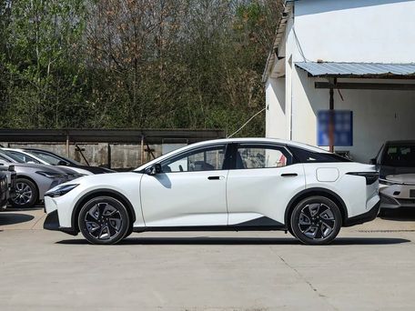 Toyota bZ3, 2026 — 照片 2