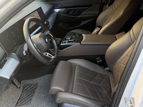 BMW 5 Series, 2024 — photo 7
