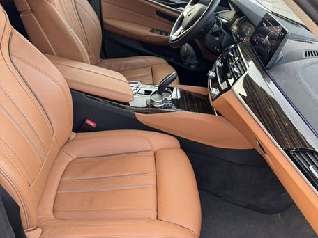 BMW 5 серии, 2021 — 照片 8
