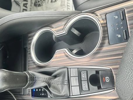 Toyota Camry, 2018 — сүрөт 10