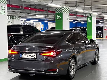 Lexus ES, 2022 — фото 9