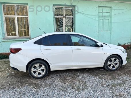Chevrolet Onix, 2020 — photo 2
