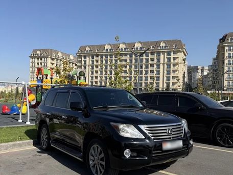 Lexus LX, 2010 — 照片 3