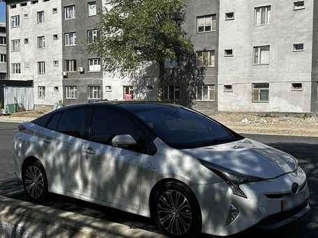 Toyota Prius, 2016 — фото 1