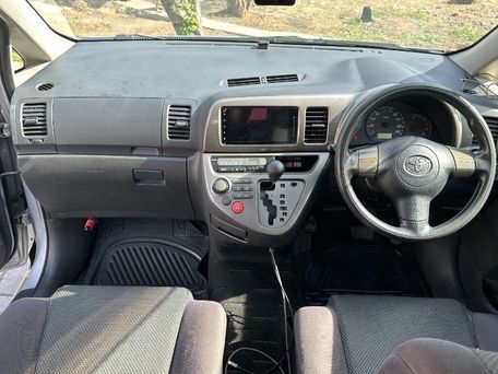 Toyota Wish, 2003 — фото 11