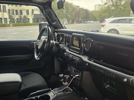 Jeep Wrangler, 2020 — 照片 10