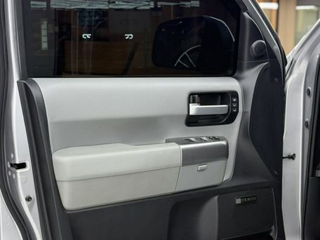 Toyota Sequoia, 2018 — фото 10