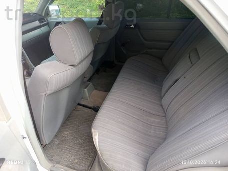 Mercedes-Benz W124, 1990 — 照片 5
