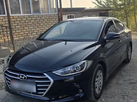 Hyundai Avante, 2018 — 照片 1