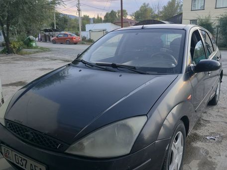 Ford Focus, 2002 — 照片 1