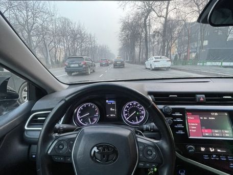 Toyota Camry, 2018 — photo 10