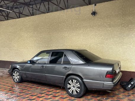 Mercedes-Benz E-Класс, 1993 — фото 1