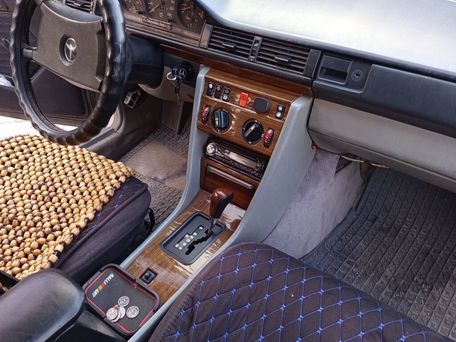 Mercedes-Benz W124, 1988 — фото 3