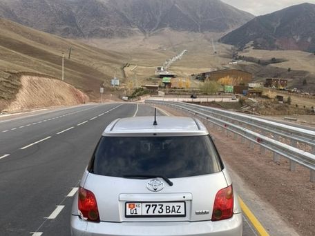 Toyota Ist, 2003 — 照片 3