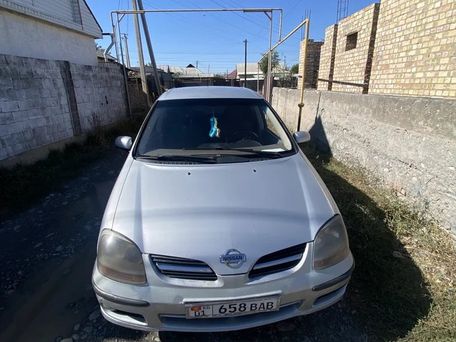 Nissan Almera Tino, 2001 — photo 1