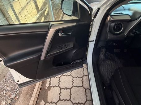 Toyota RAV4, 2018 — photo 8