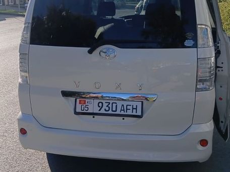 Toyota Voxy, 2006 — 照片 4