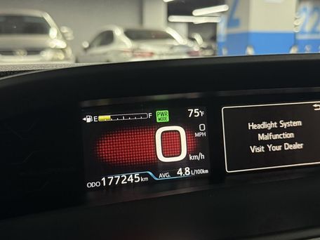 Toyota Prius, 2017 — фото 11