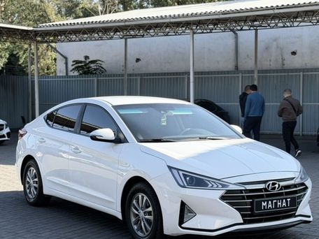 Hyundai Avante, 2019 — photo 1