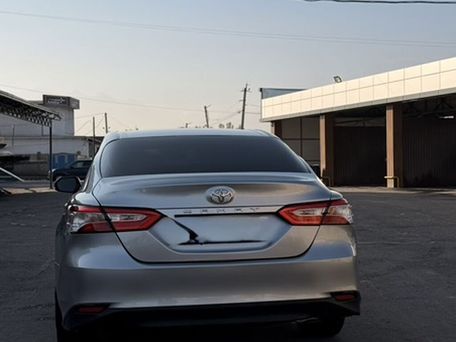 Toyota Camry, 2018 — 照片 3