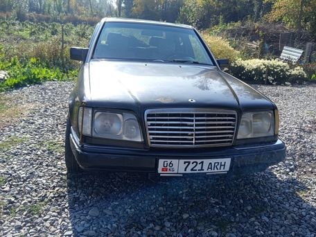 Mercedes-Benz W124, 1994 — photo 1