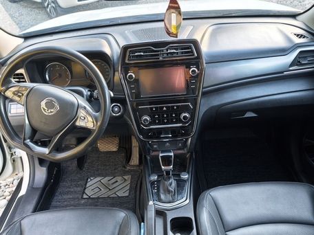 SsangYong Tivoli, 2020 — photo 12