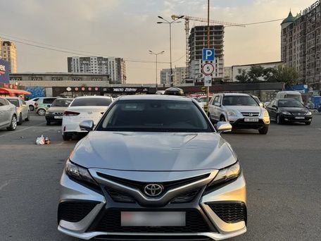 Toyota Camry, 2022 — фото 2
