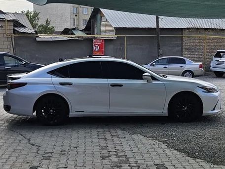 Lexus ES, 2019 — 照片 1