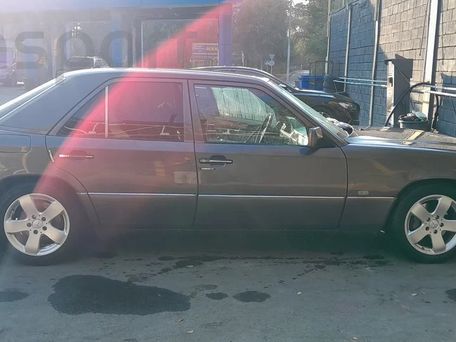 Mercedes-Benz E-Класс, 1994 — 照片 4