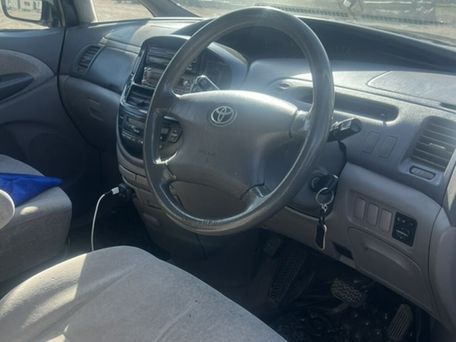 Toyota Estima, 2001 — photo 1