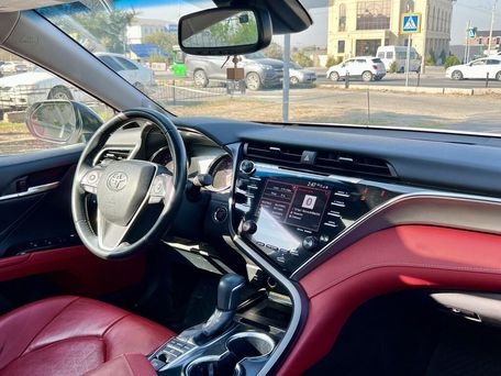 Toyota Camry, 2018 — 照片 5