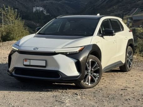 Toyota bZ4X, 2022 — 照片 1
