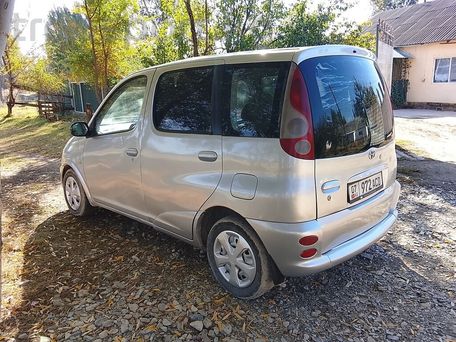 Toyota Yaris Verso, 2001 — 照片 1